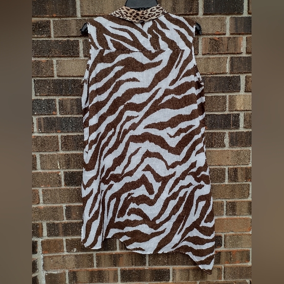 Chico’s Linen Zebra Layered Sharkbite Tunic Petite 2 LP - Picture 4 of 9